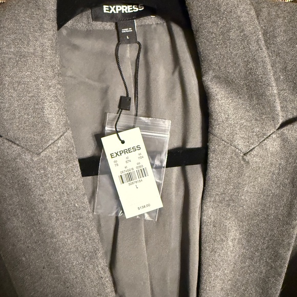 Beautiful New Express Cropped Jacket Pant Suit in Gray - Picture 4 of 4